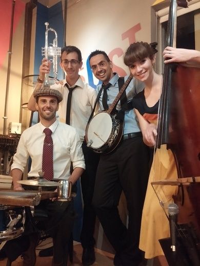 Новоорлеанский свинг – The Floy Joy Swing Band