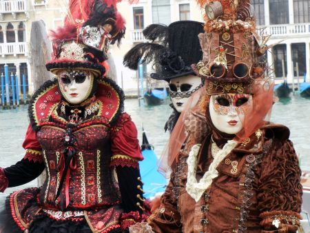 Венецианская маска. Музей Моды