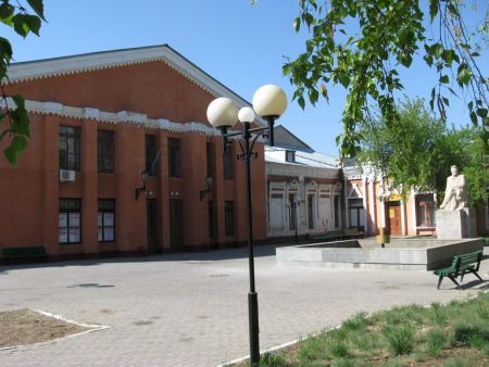 Слишком женатый таксист. Павлодарский областной драматический театр им. А.П.Чехова. Слишком женатый таксист. Павлодарский областной драматический театр им. А.П.Чехова.