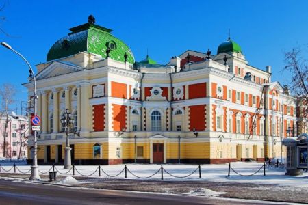 Король умирает. Театр им. Н.П. Охлопкова Король умирает. Театр им. Н.П. Охлопкова