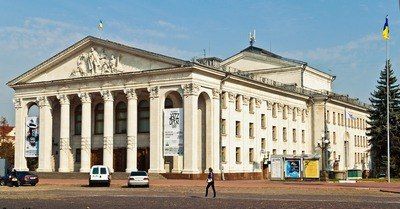 Вільні метелики. Чернігівський театр імені Т.Г. Шевченка Вільні метелики. Чернігівський театр імені Т.Г. Шевченка