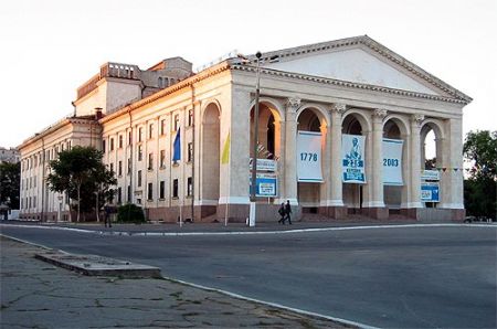 Вечірка в стилі джаз. Херсонський театр ім. Миколи Куліша Вечірка в стилі джаз. Херсонський театр ім. Миколи Куліша