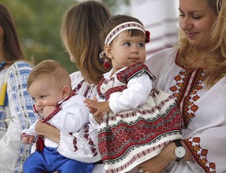 парад вишиванок в днепропетровске парад вишиванок в днепропетровске