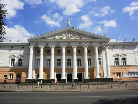 Аліса в Країні чудес. Вінницький театр ім. М. Садовського Аліса в Країні чудес. Вінницький театр ім. М. Садовського