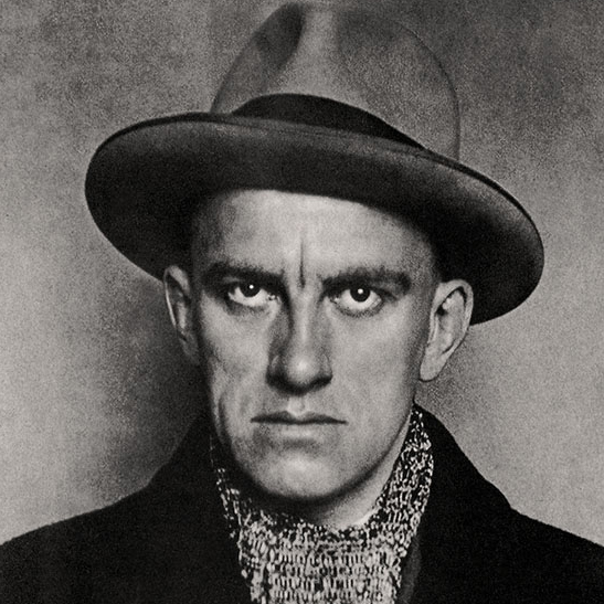 Владимир Маяковский. Биография. Критика. Произведения