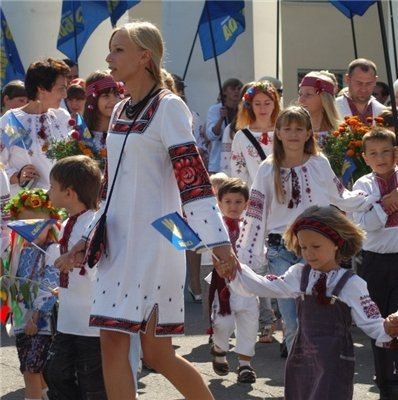 Парад вишиванок 2012 Парад вишиванок 2012