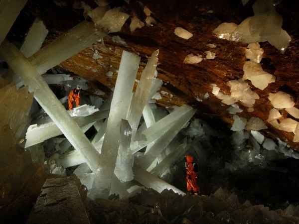 Пещера с удивительными кристаллами в Мексике