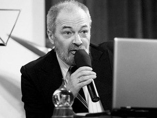 Ведущий 11 Международного джазового фестиваля во Владивостоке 2014 Михаил Митропольский