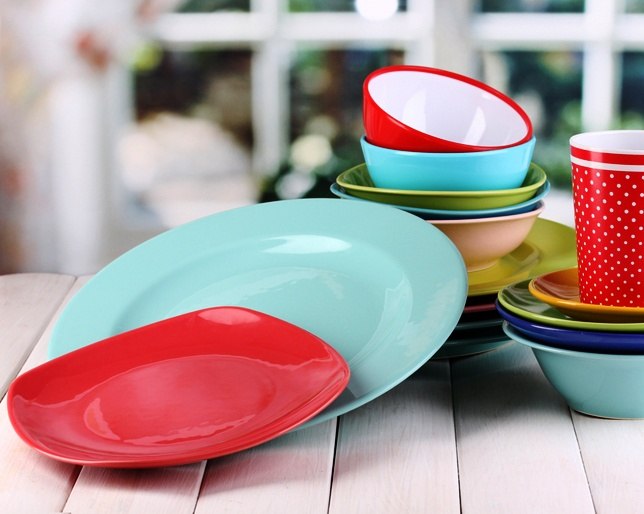 Цвет посуды оказался ключевым фактором в восприятии вкуса еды