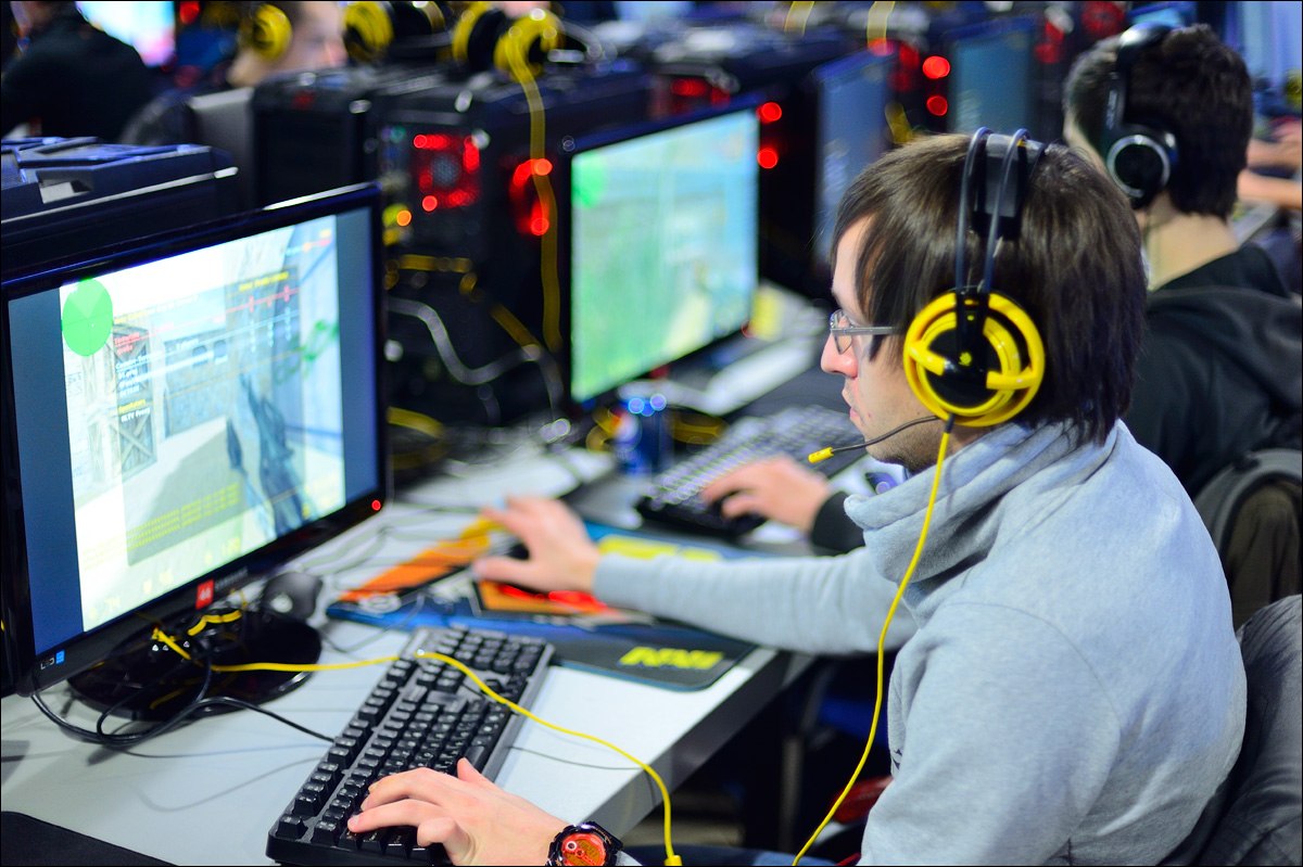 В Полтаве состоялся третий чемпионат города по компьютерной игры Counter Strike
