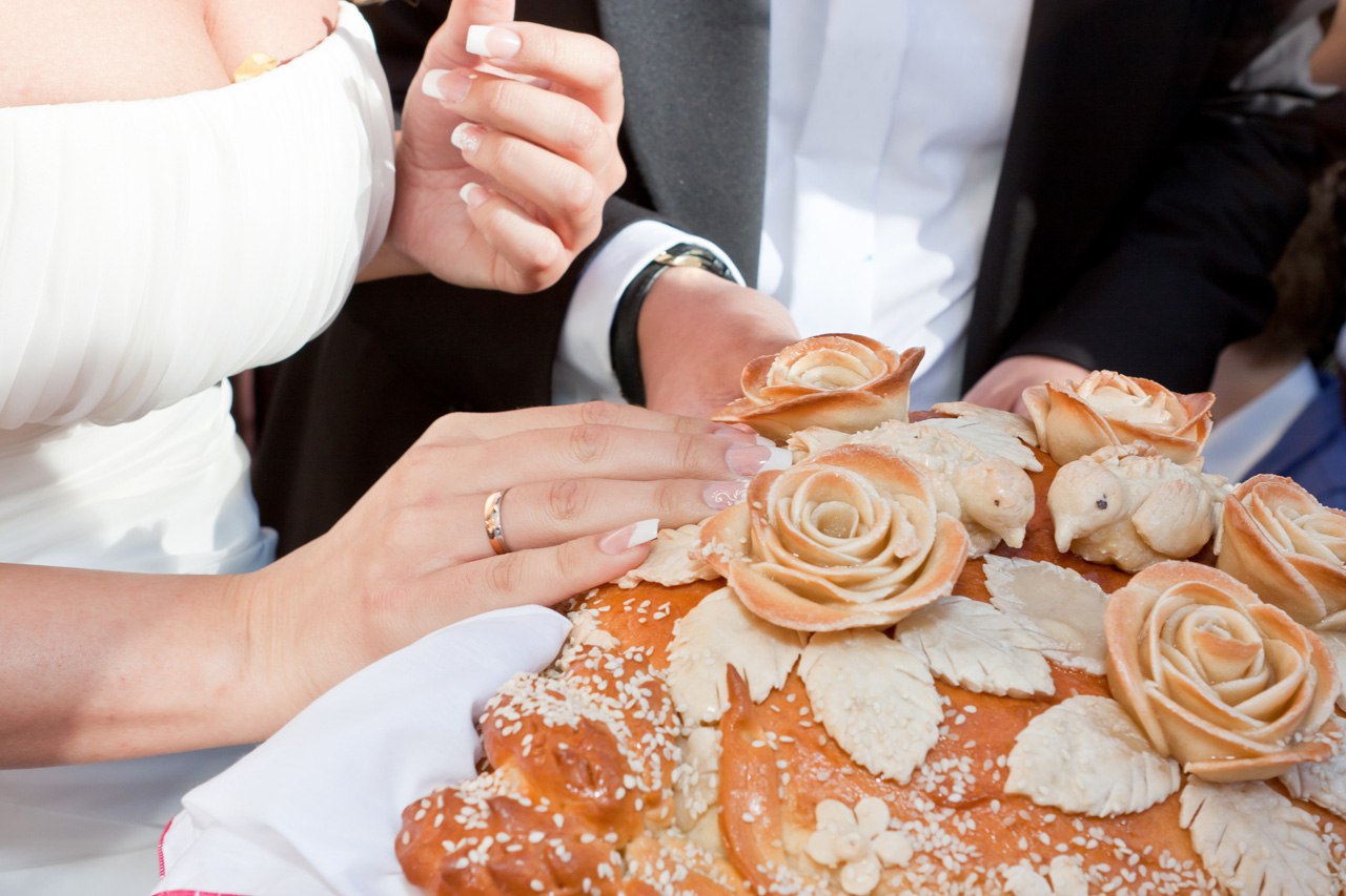 Что является столь обязательным на любой свадьбе?