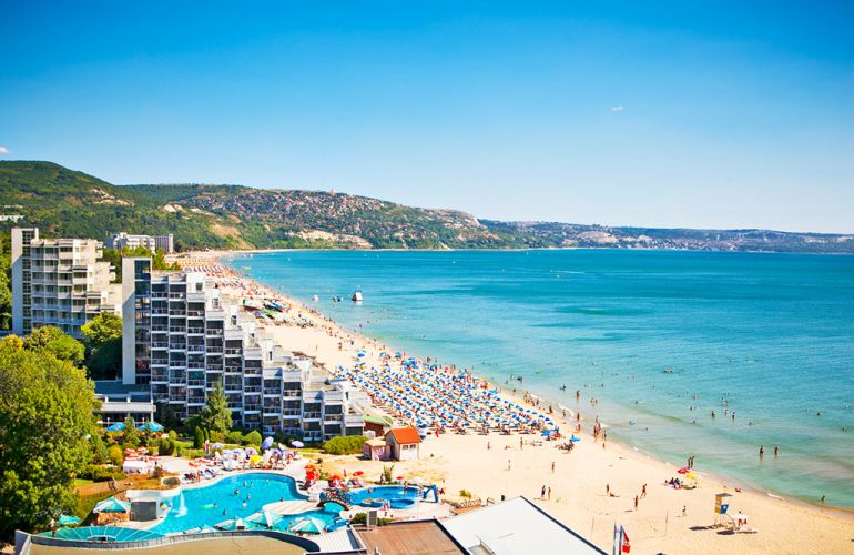 В этом году, многие отдыхающие предпочитают провести свой отпуск в Болгарии