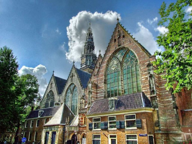Аудекерк (Oude Kerk) в Амстердаме