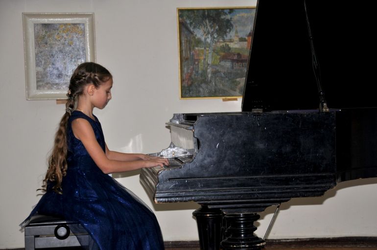 В харьковском художественном музее играли юные пианисты