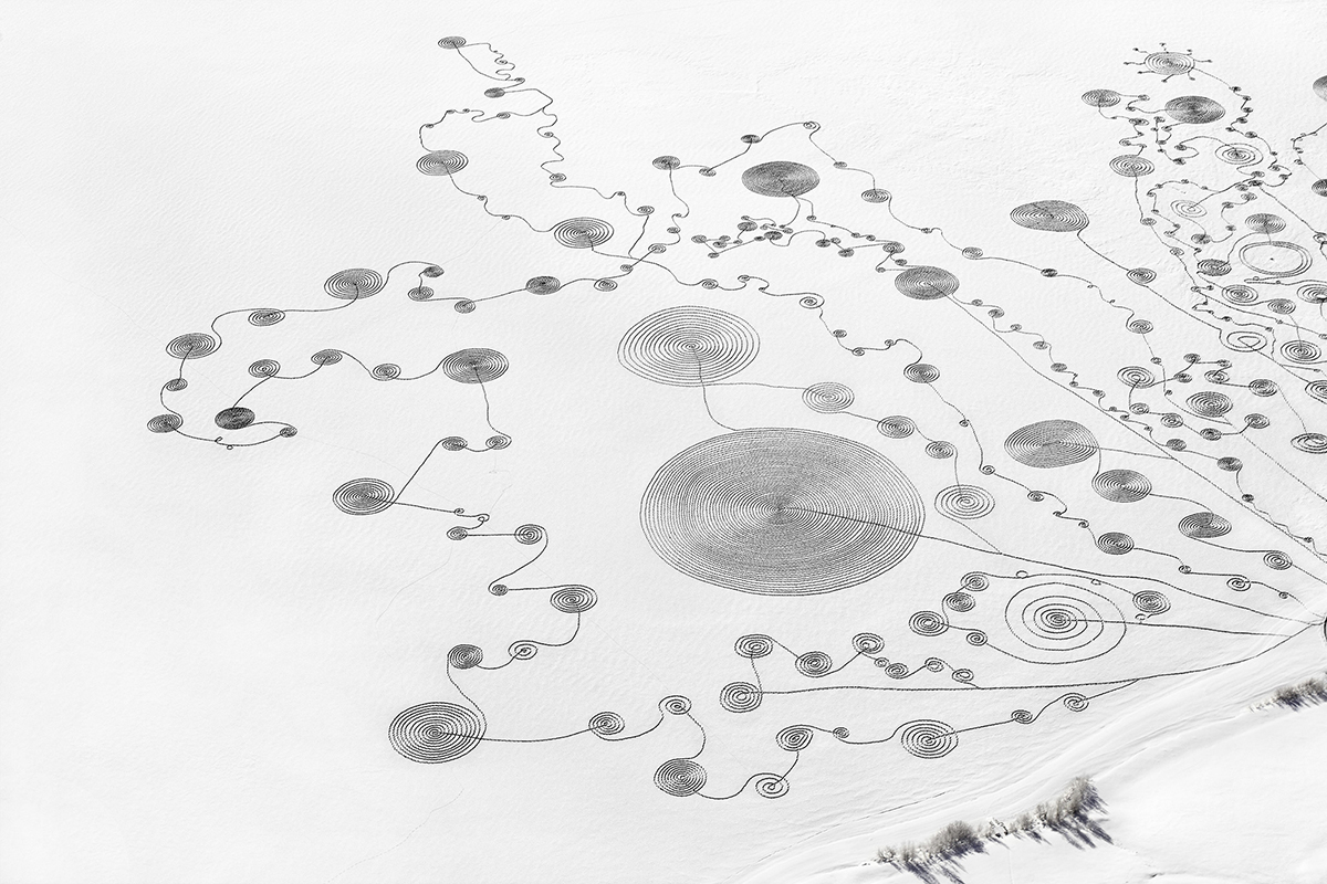 Лэнд-арт на снегу